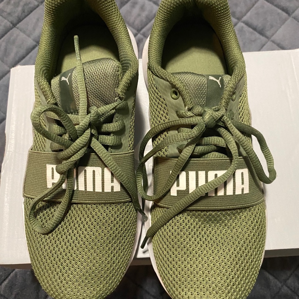 Sneakers
